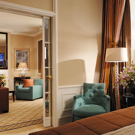 Hotel Baur Au 5*