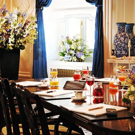 Hotel Baur Au 5*
